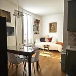 Apartment Rosy's House Un Attico A Due Passi Dall'acquario Parking Free Genoa