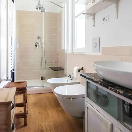 Rosy's House Un Attico A Due Passi Dall'acquario Parking Free *