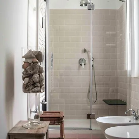 Rosy's House Un Attico A Due Passi Dall'acquario Parking Free Apartamento *